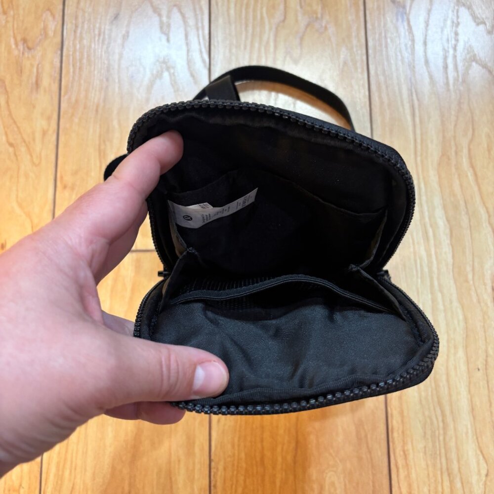 Lululemon Easy Access Crossbody Bag Black Small Travel Pouch Purse One Size - Picture 7 of 8